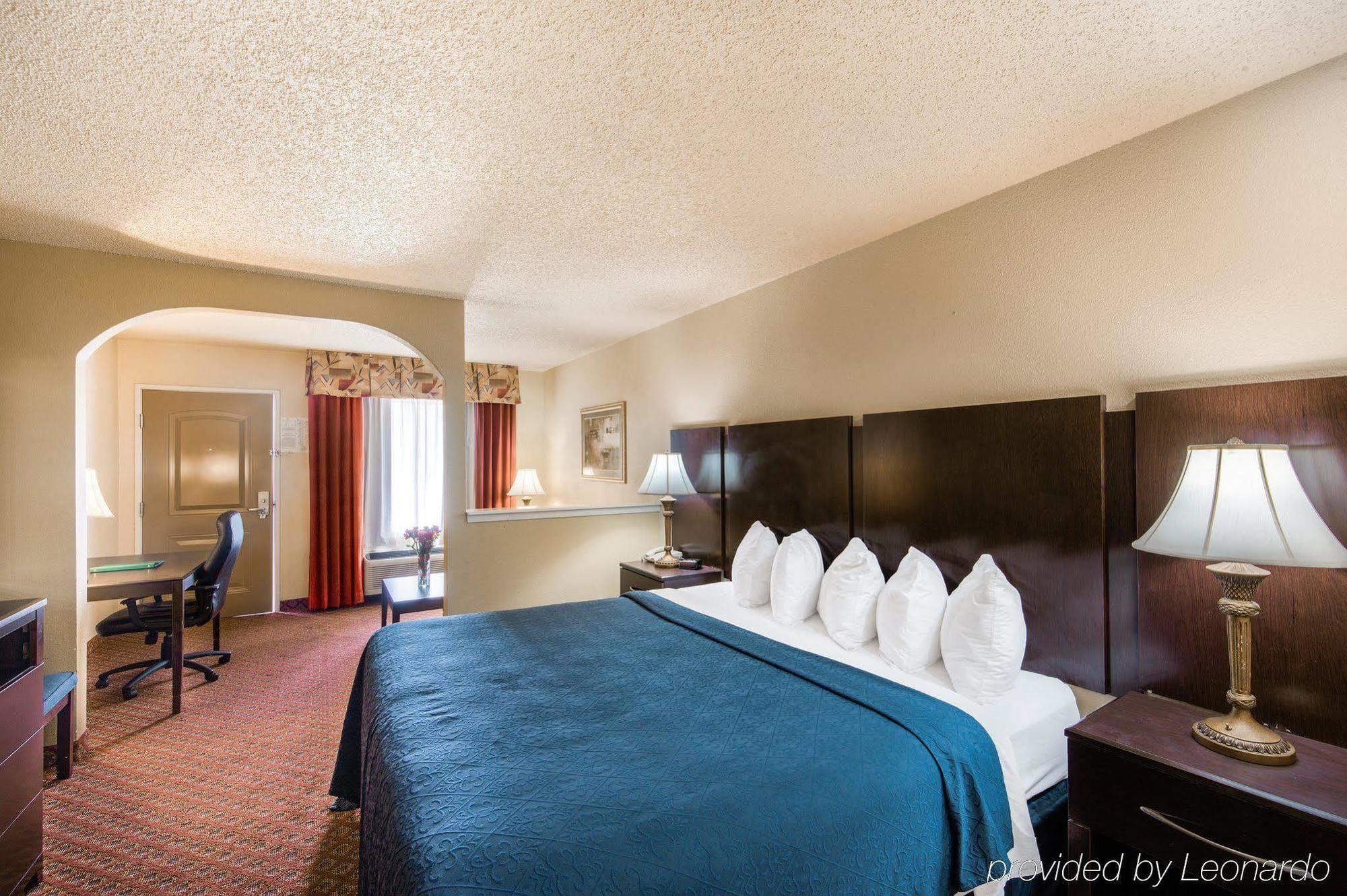 Quality Inn & Suites Абилин Экстерьер фото