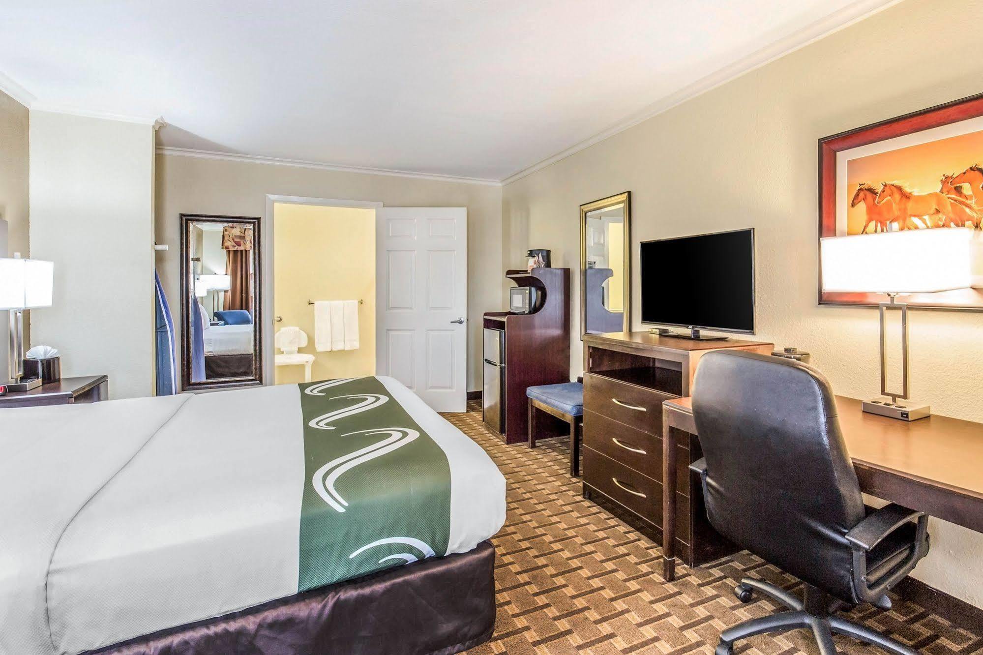 Quality Inn & Suites Абилин Экстерьер фото